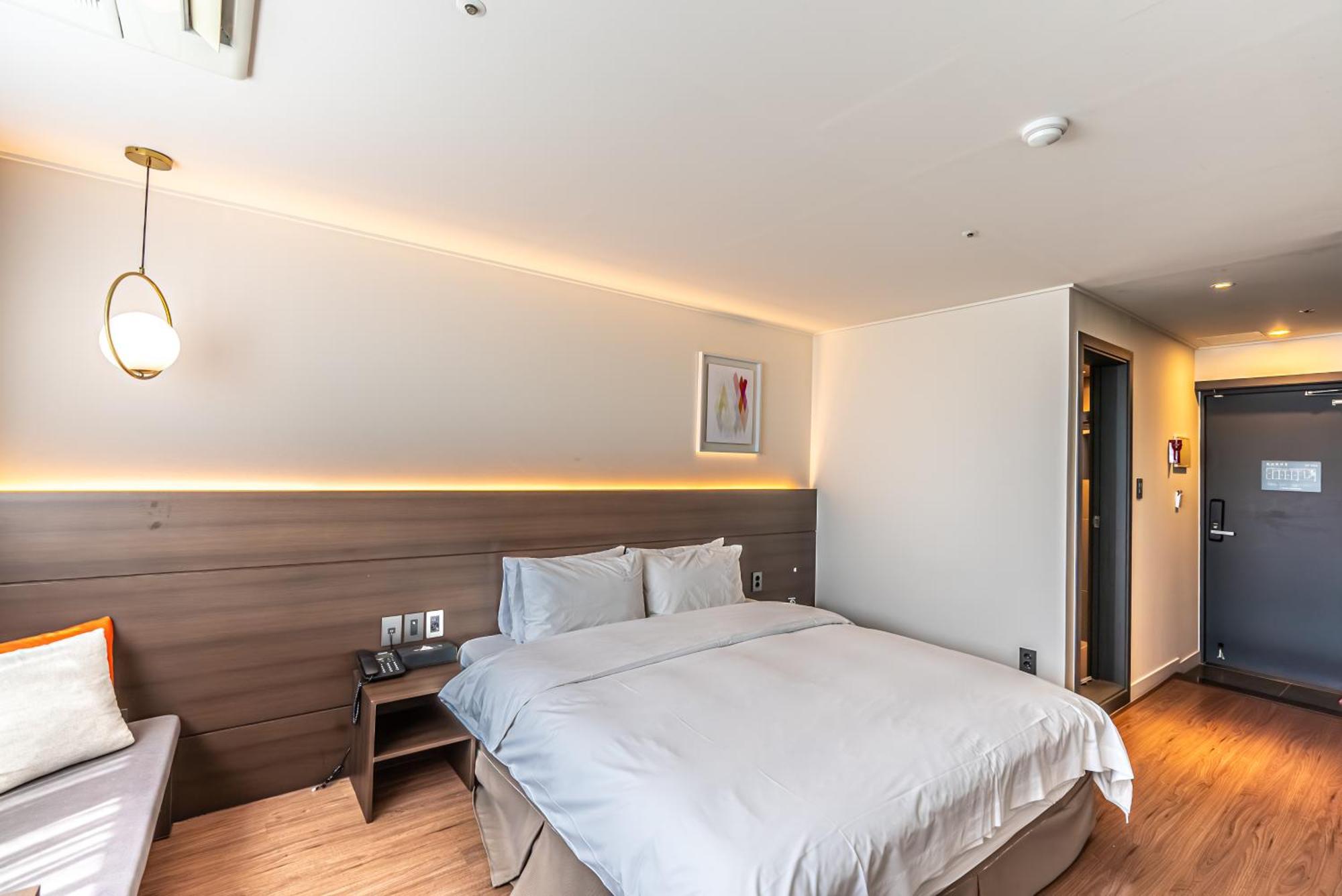 Hotel The Grang Jungmun ซอกวีโพ ภายนอก รูปภาพ