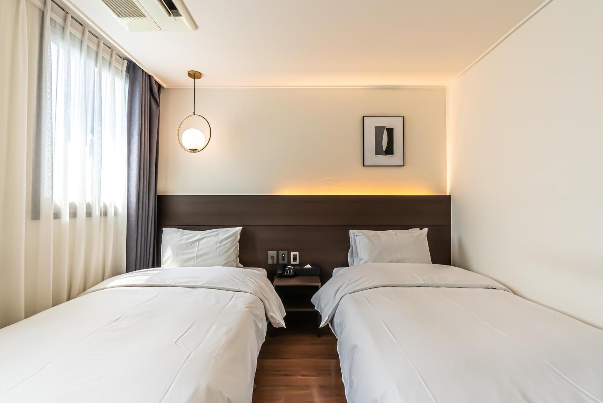 Hotel The Grang Jungmun ซอกวีโพ ภายนอก รูปภาพ