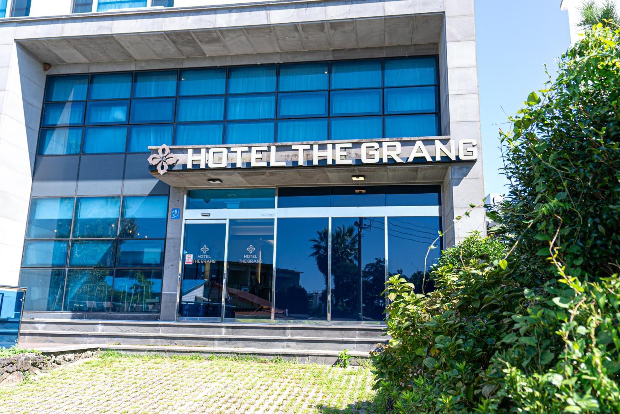 Hotel The Grang Jungmun ซอกวีโพ ภายนอก รูปภาพ