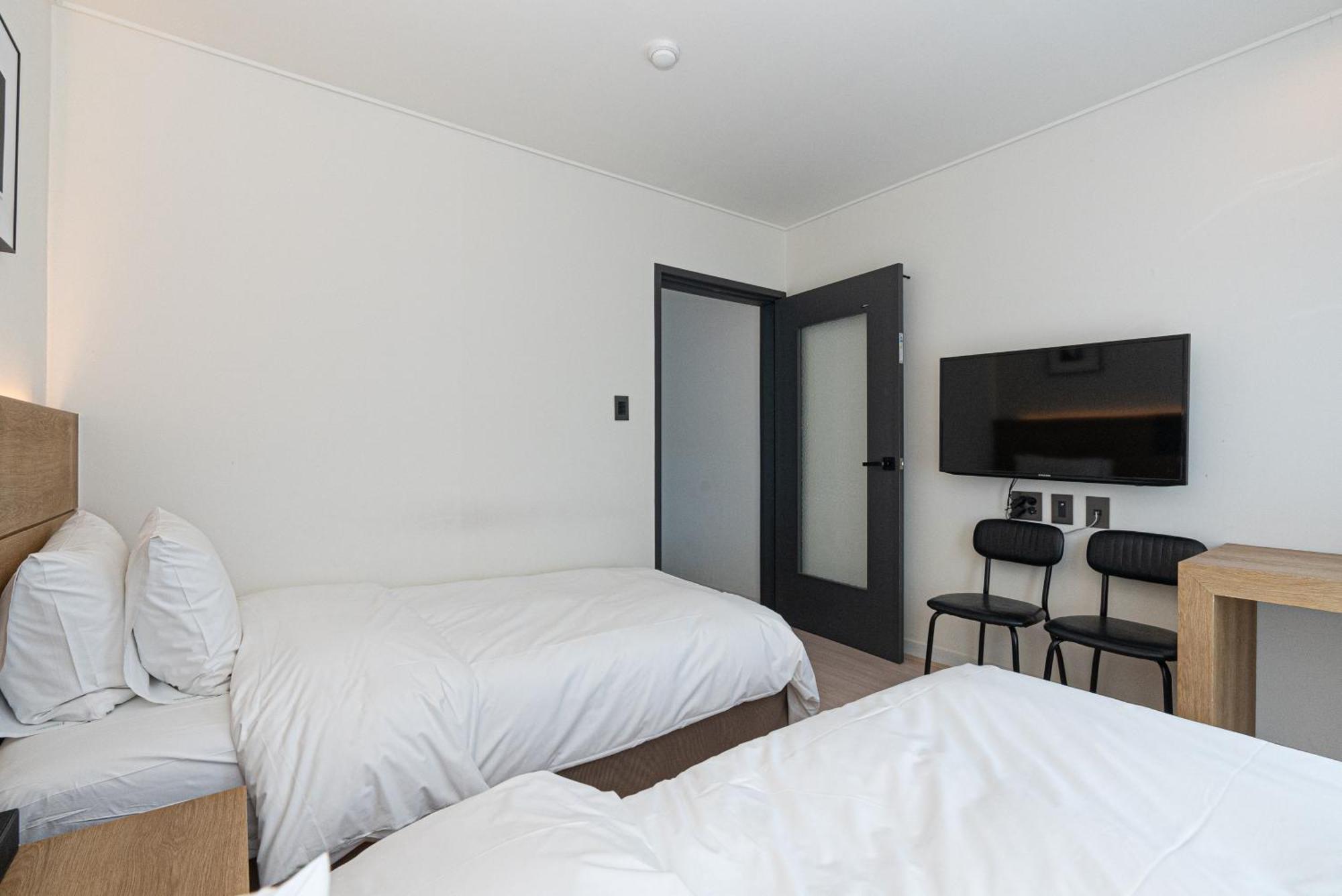 Hotel The Grang Jungmun ซอกวีโพ ภายนอก รูปภาพ