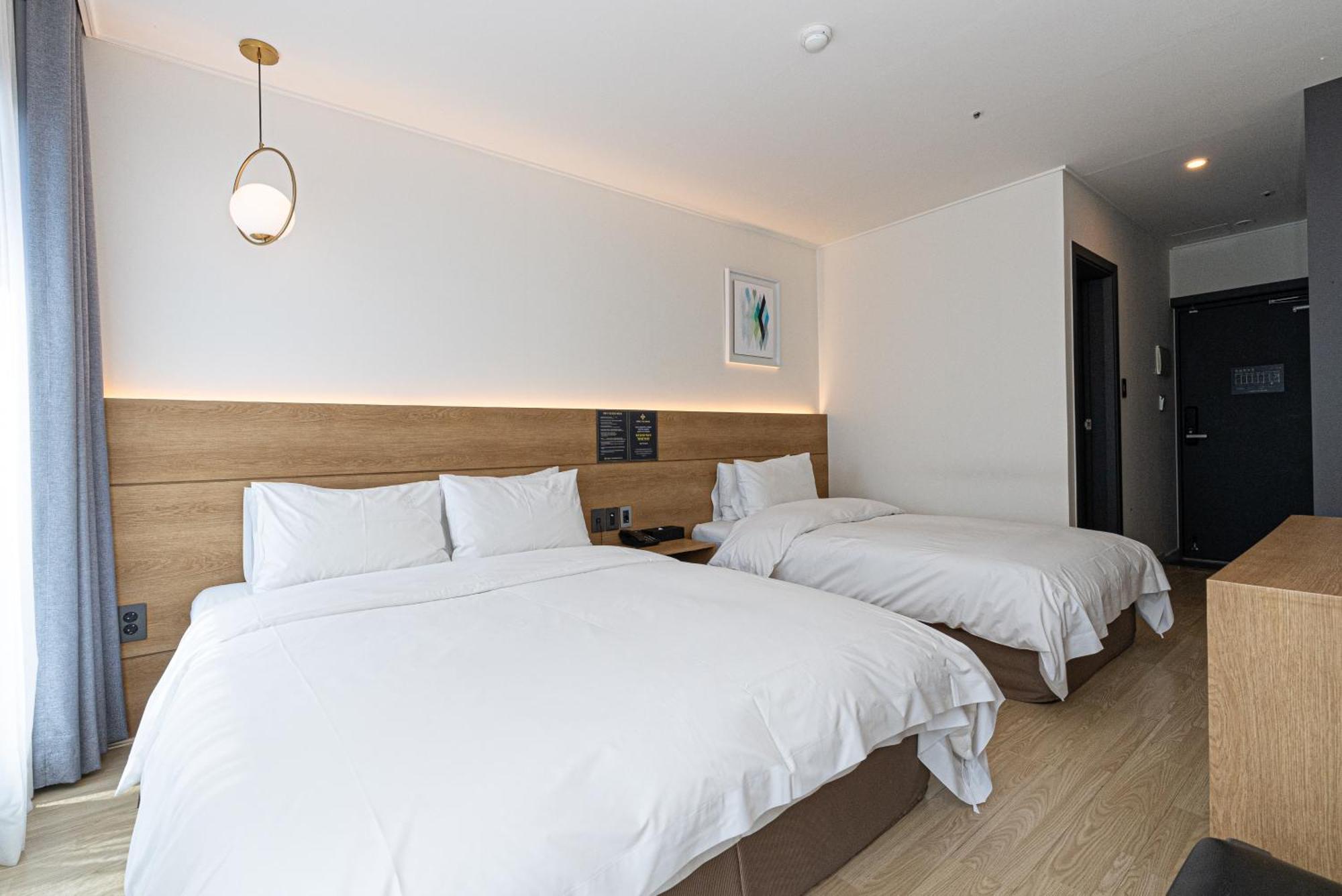 Hotel The Grang Jungmun ซอกวีโพ ภายนอก รูปภาพ
