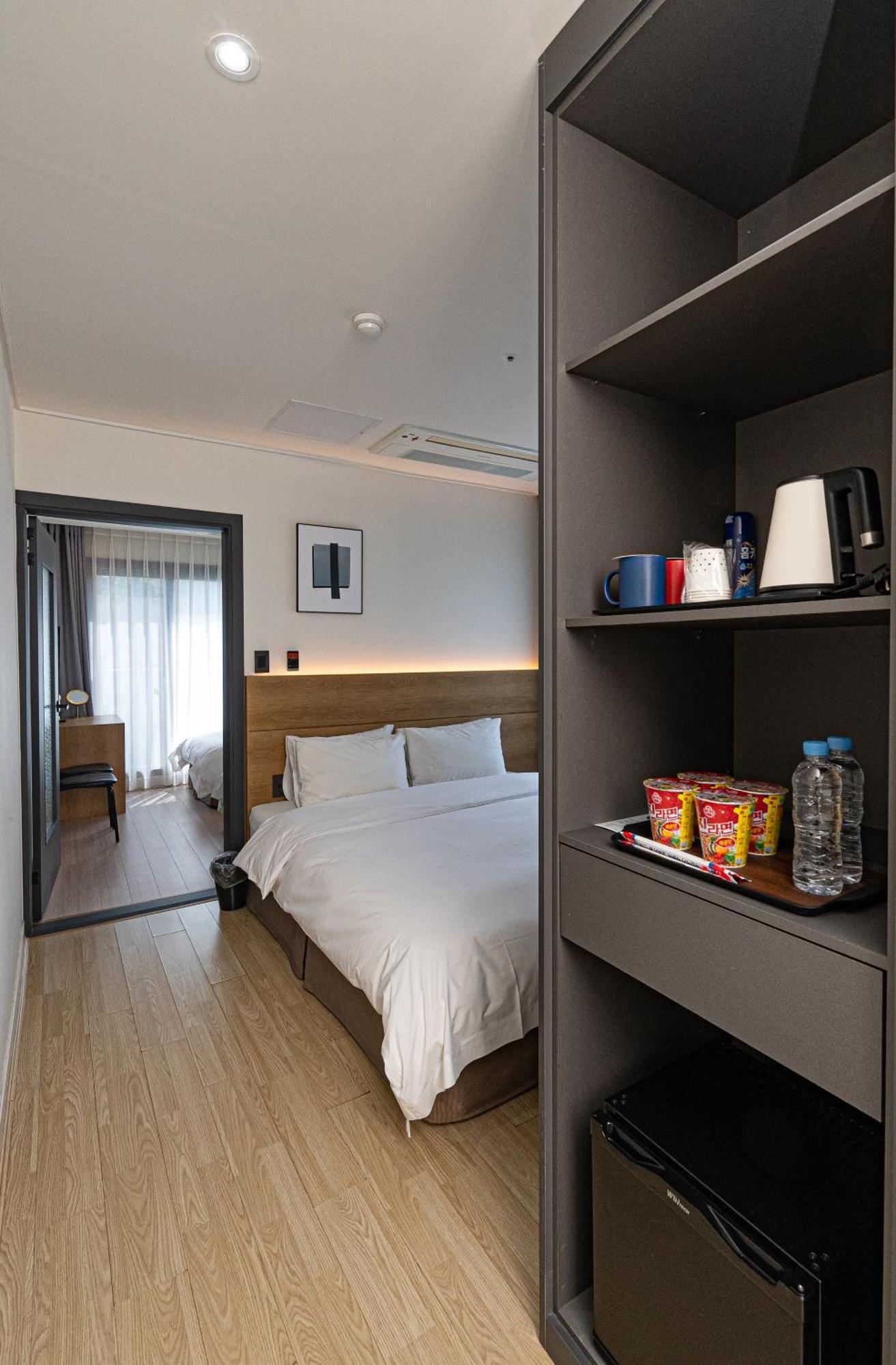 Hotel The Grang Jungmun ซอกวีโพ ภายนอก รูปภาพ